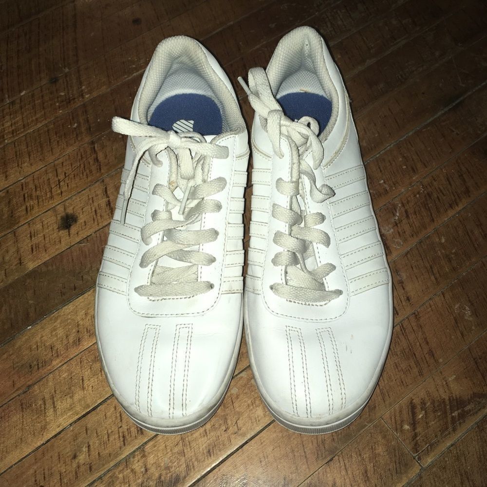 K-Swiss classic white low top sneaker/tennis shoes